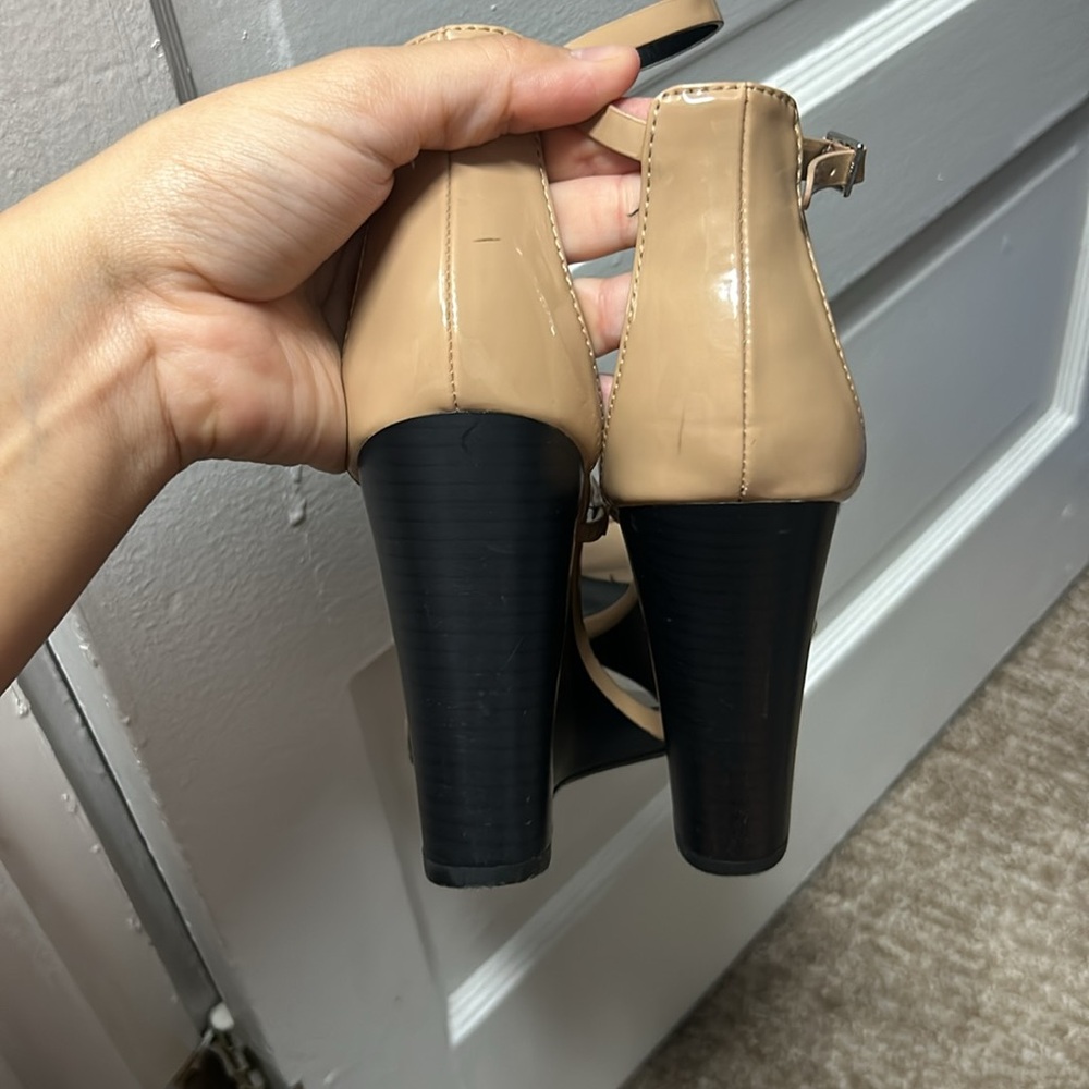 Heels - Picture 4 of 5